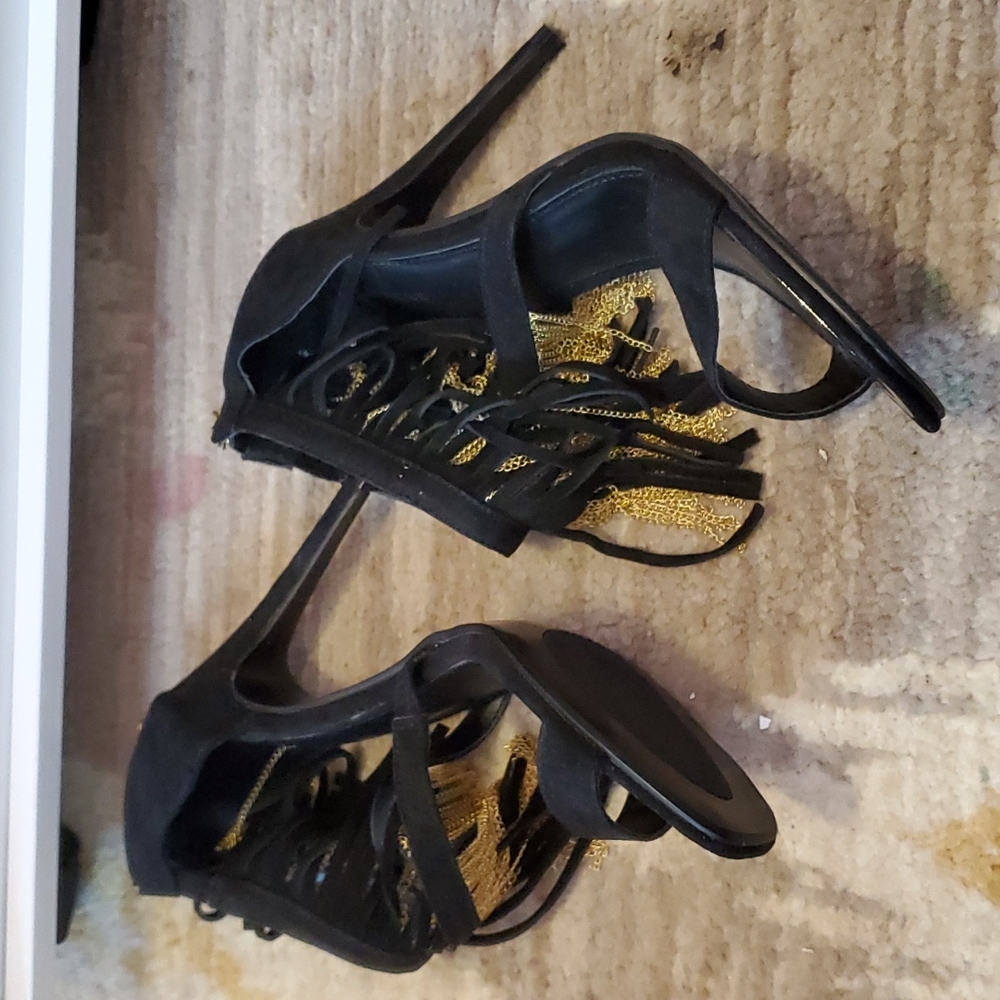 Express Heels - Picture 2 of 3